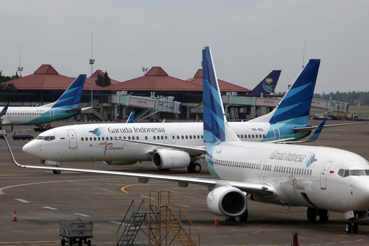 Garuda Plans Major Restructuring That May Halve Its Fleet - Bloomberg