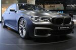 BMW M760Li.