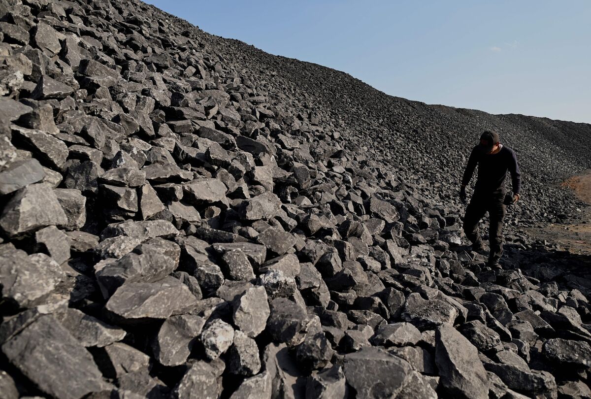 Китай уголь. Планета и уголь. Уголь на Балканах. China Coal mines. Coal mine Collapsed.