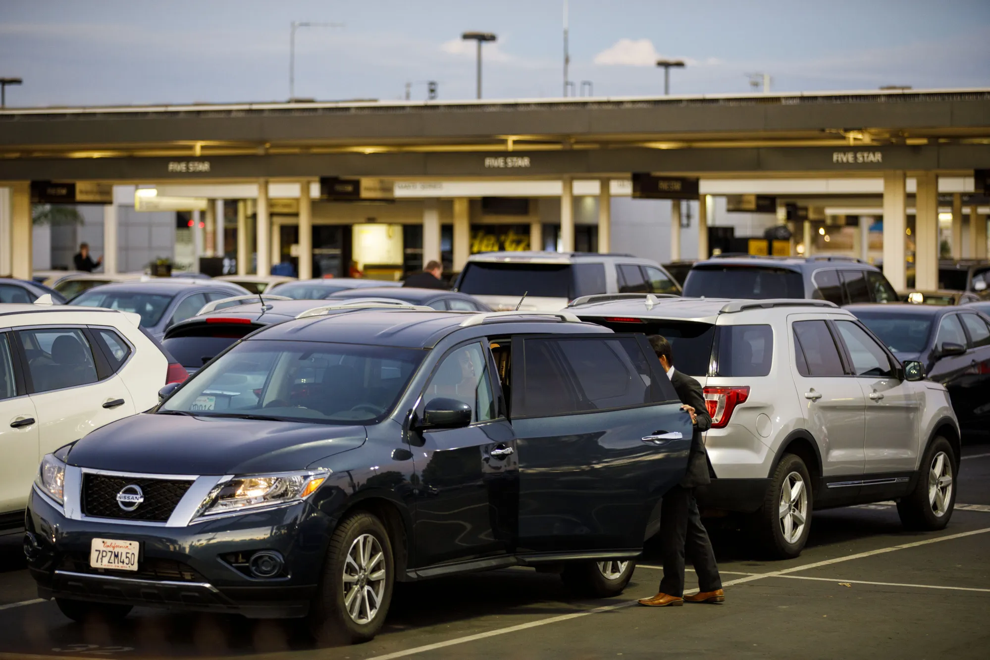 A Hertz&nbsp;rental location&nbsp;in Los Angeles, California, on Nov. 7, 2017.&nbsp;