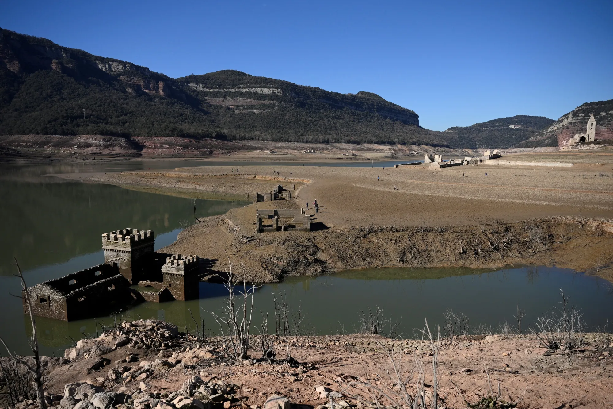 Catalonia’s Sau reservoir is far emptier than it should be. The northeastern Spanish region declared a drought emergency on February 1 for Barcelona and the surrounding.