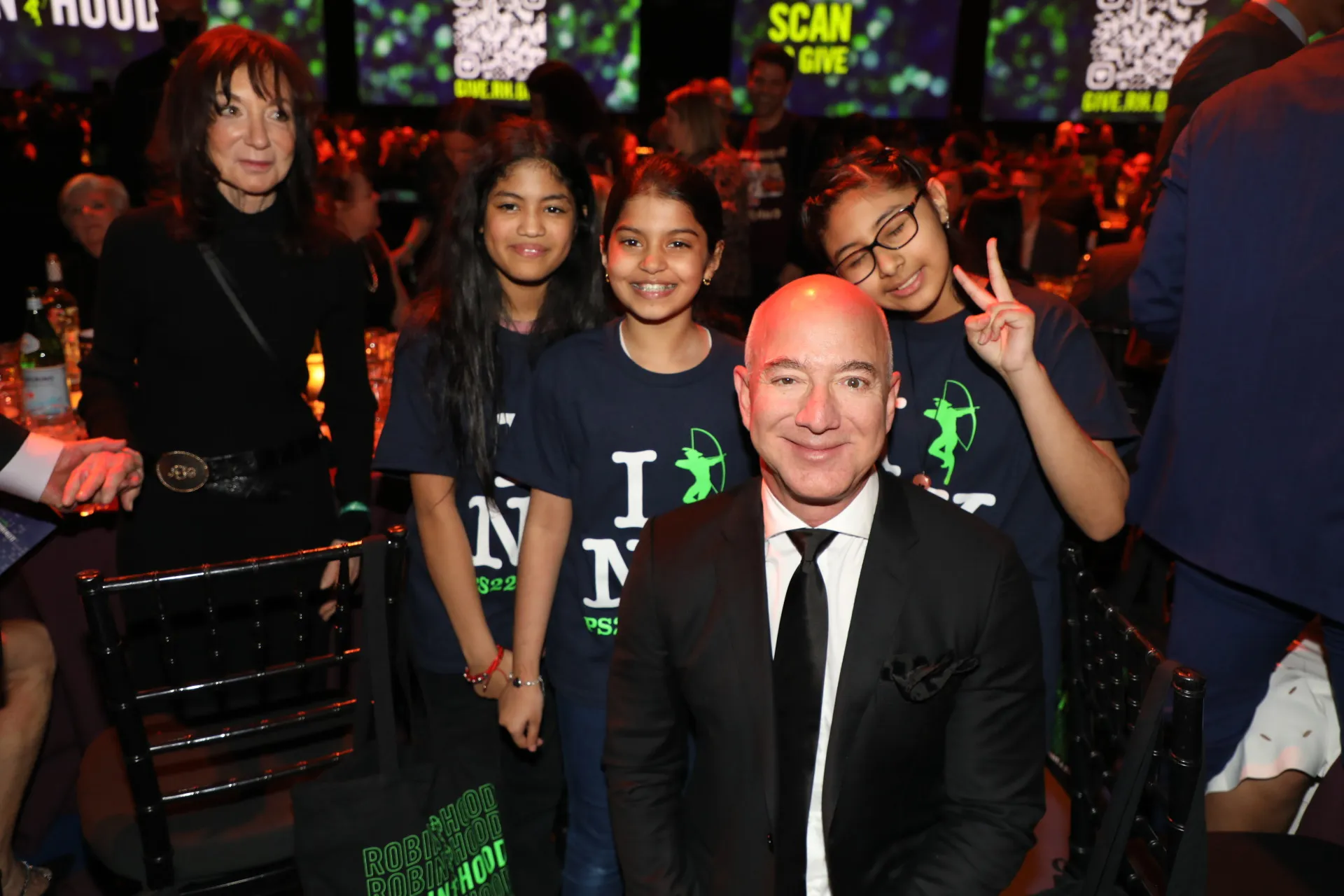 Ken Griffin Buys Blue Origin Space Flight, Will Donate to Teacher -  Bloomberg