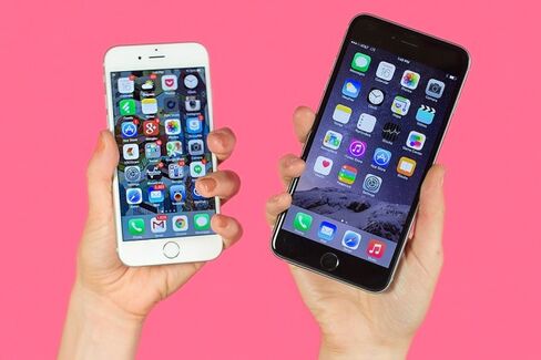 iPhone 6 and 6 Plus Review: Big vs. Extremely Big