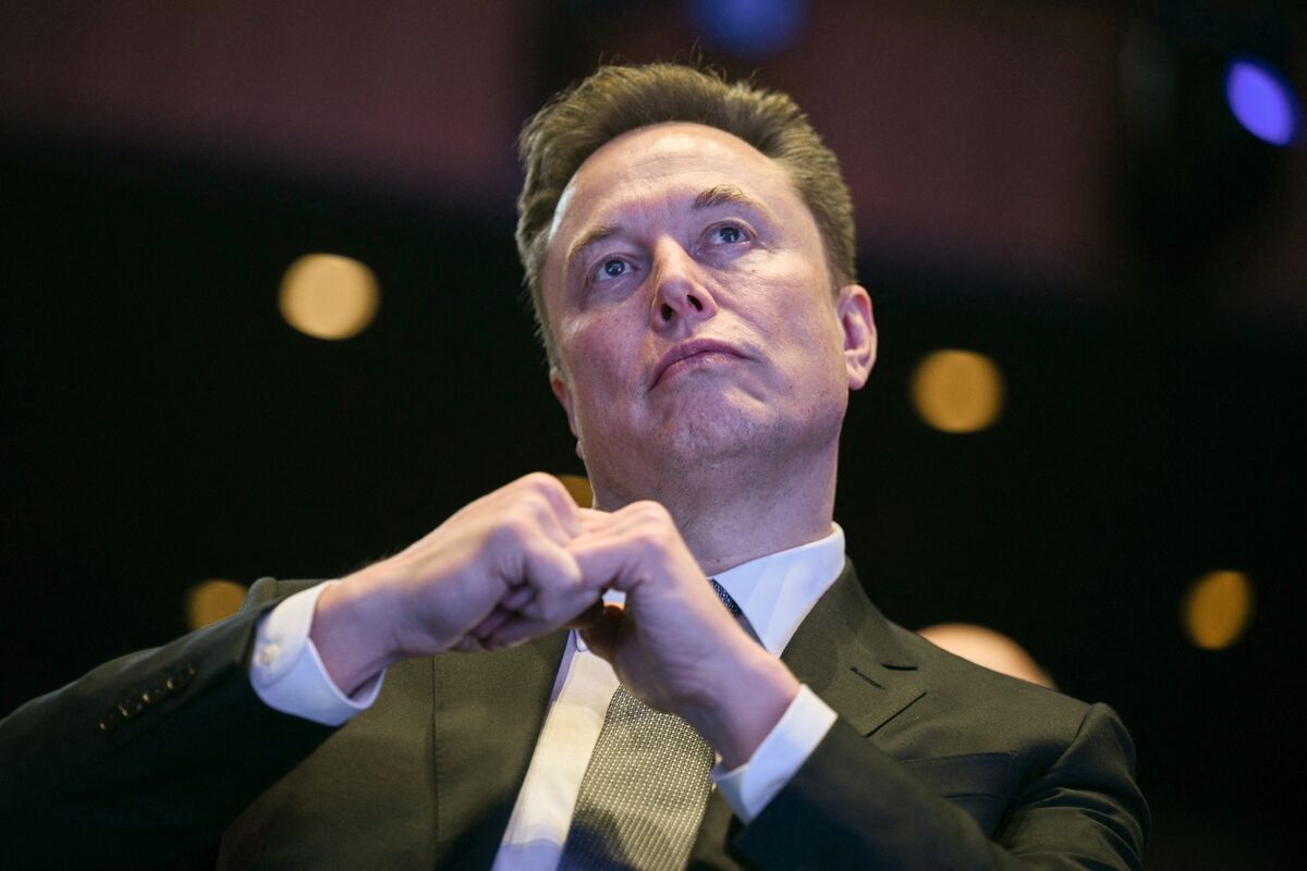 Musk Could Earn $760 Billion From SpaceX Mars-Shot Pay Packages