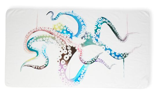 Summer Will Be Better When You Score a Sumptuous Beach Towel