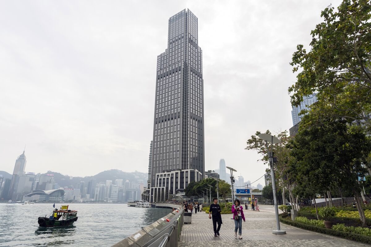 New World Is a Reminder China’s Real Estate Crisis Isn't Over