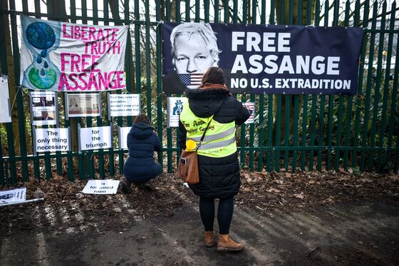 WikiLeaks’ Julian Assange Tried to Warn U.S. About Cable Data Dump