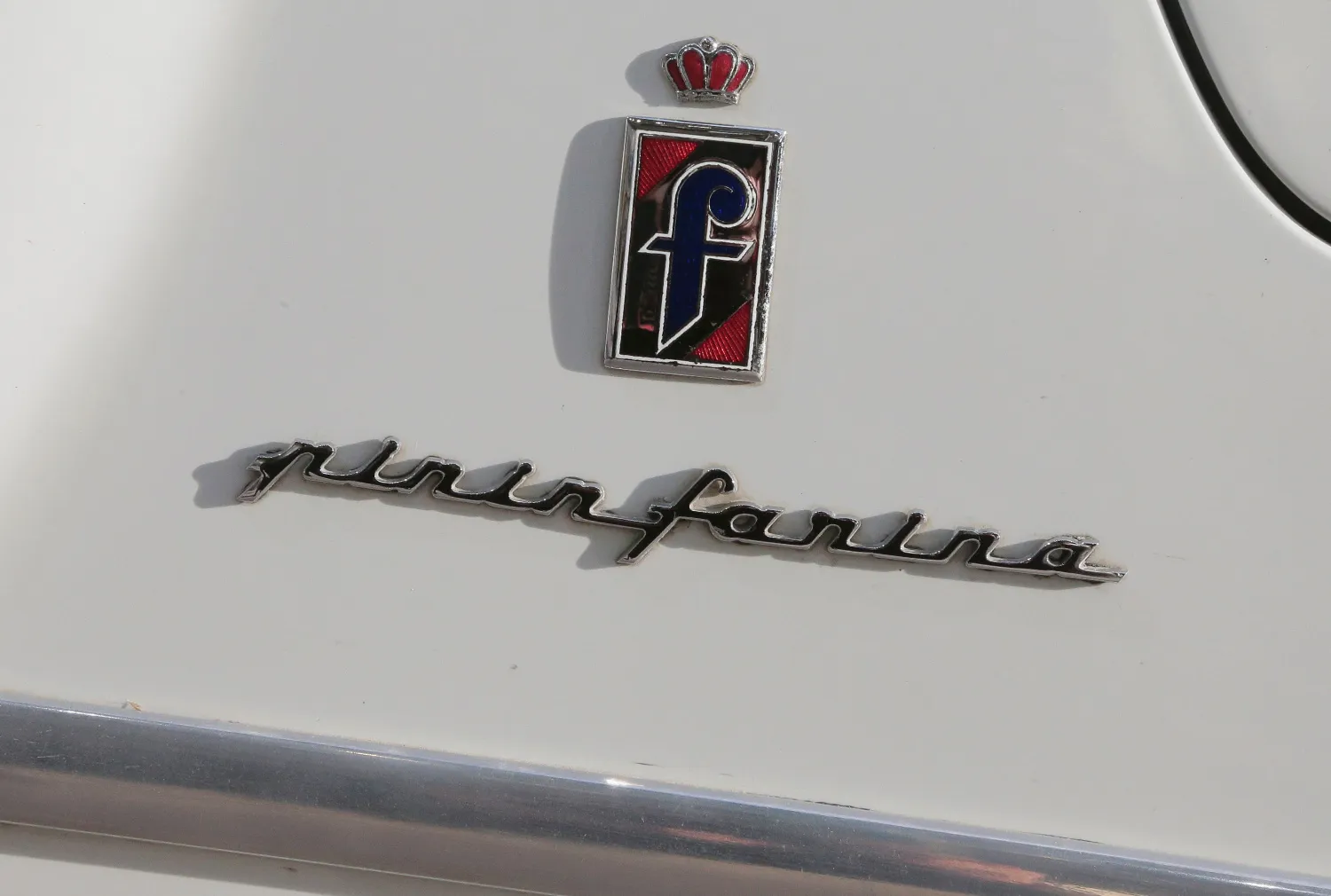 FRANCE-VINTAGE-SALE-CAR