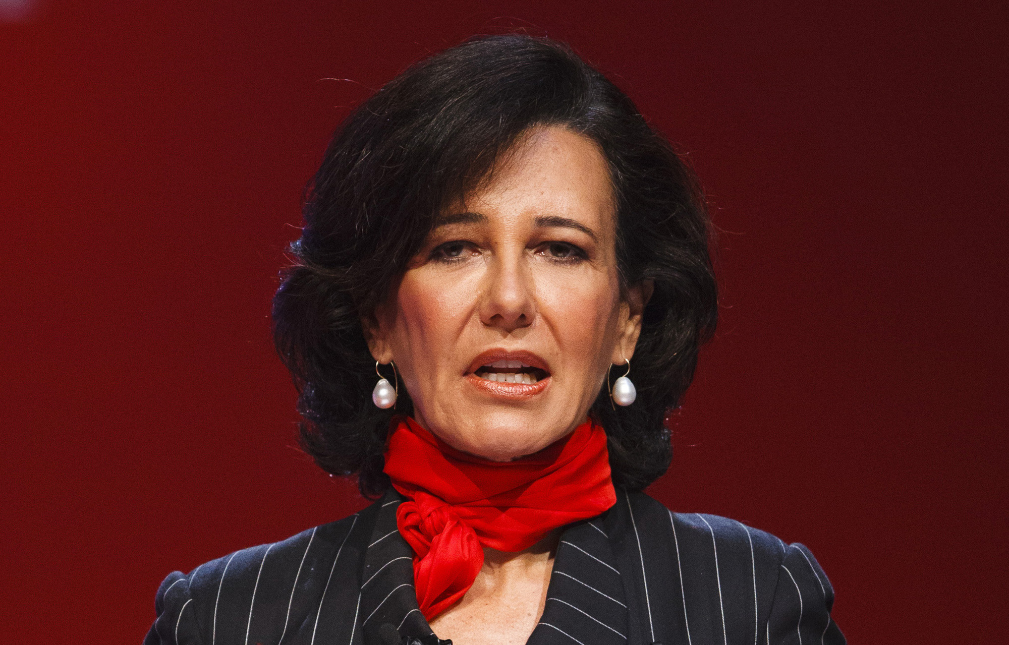 Ana Botin Reveals Santander Vision in Drive to Raise Capital - Bloomberg