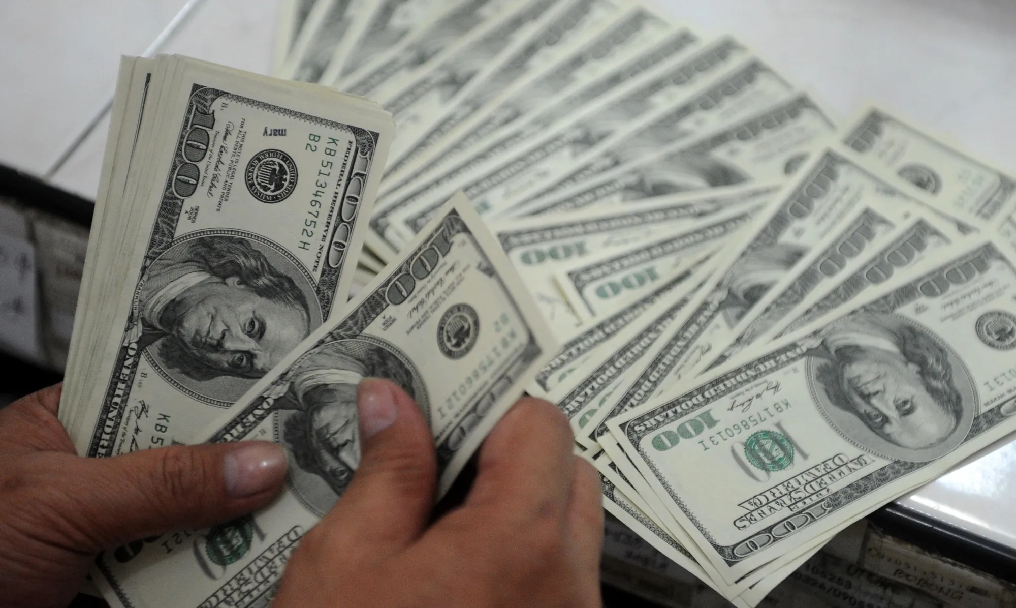 ECONOMY-FOREX