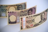 Speculative Traders Boost Bullish Yen Bets to Record on Tariffs