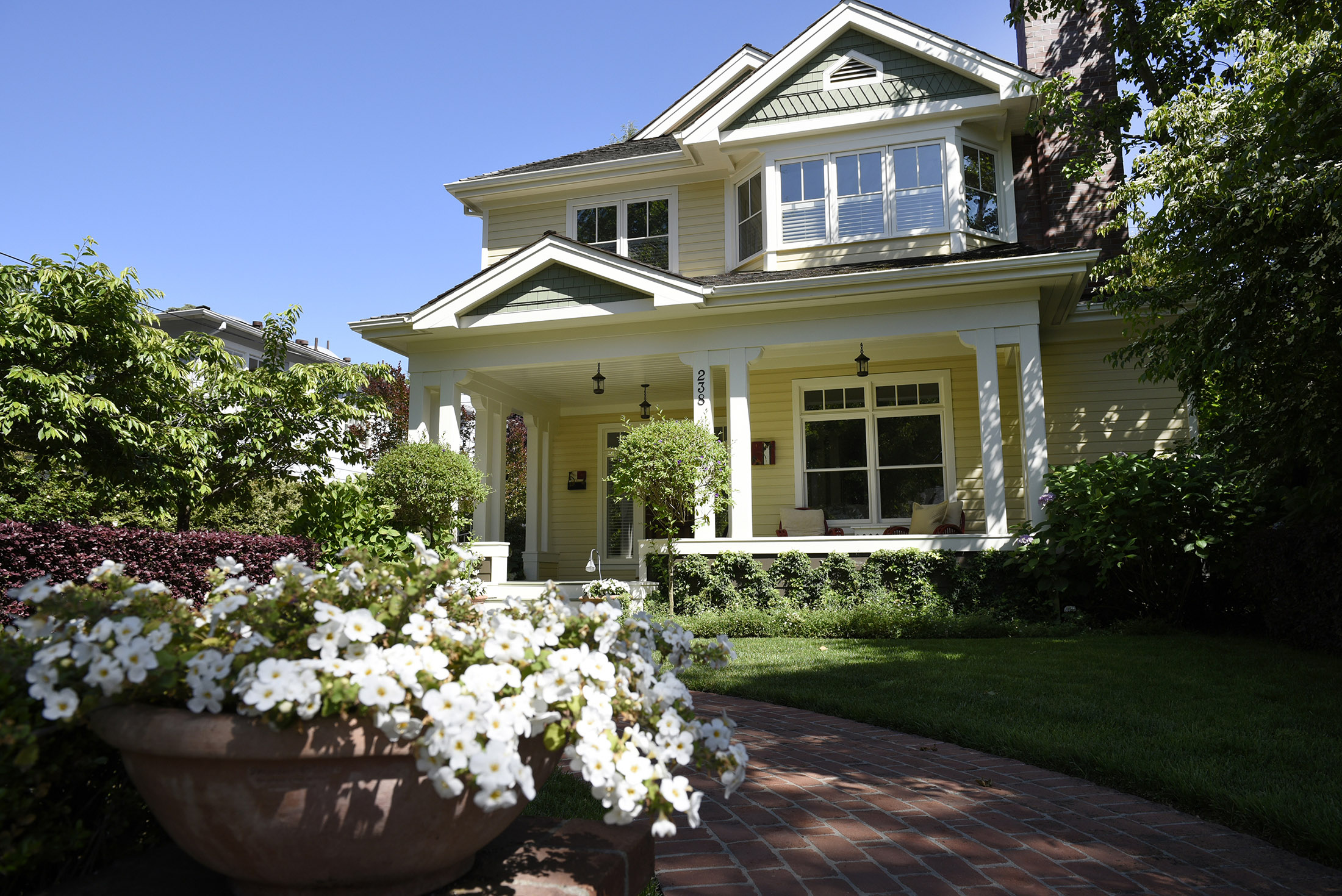 Silicon Valley Mansions Linger on Market in Real Estate Slowdown - Bloomberg