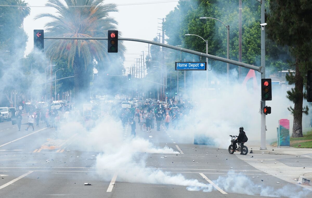 🟪"Los Angeles in Tensione: Accuse ai Leader Democratici per i Conflitti in Corso"