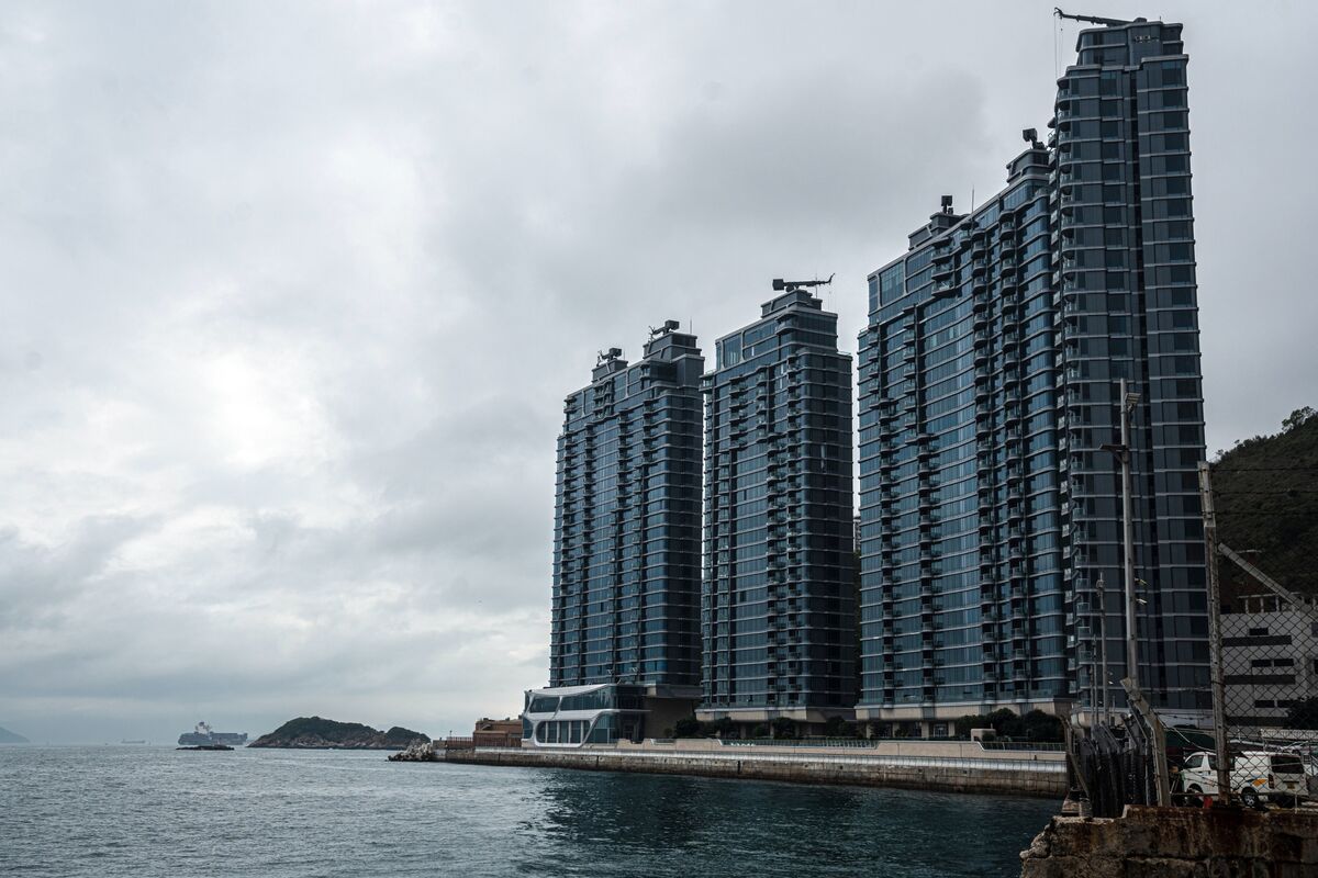 HK Property: Billionaire Li Ka-shing Tests a Stressed Property Market