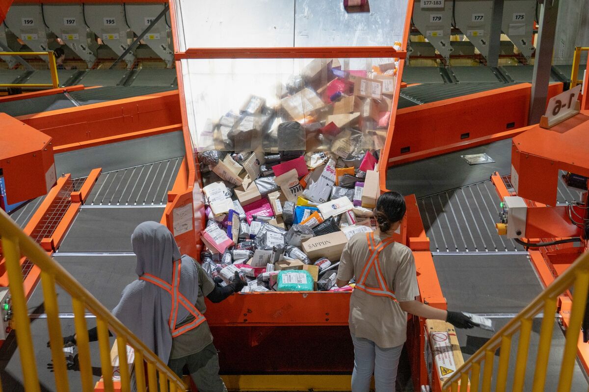 Sea Raises E-Commerce Profit Forecast After Sales Beat Estimates