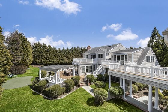 Can Anyone Get a Deal in the Hamptons?