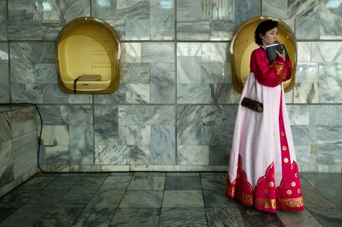 North Korea to Offer Foreigners Uncensored Mobile-Phone Internet