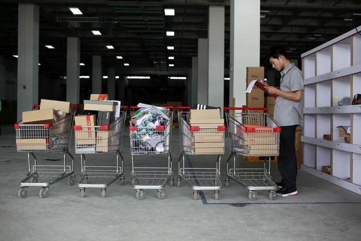 Trump Tariffs Target Loophole Used by Chinese Online Retailers