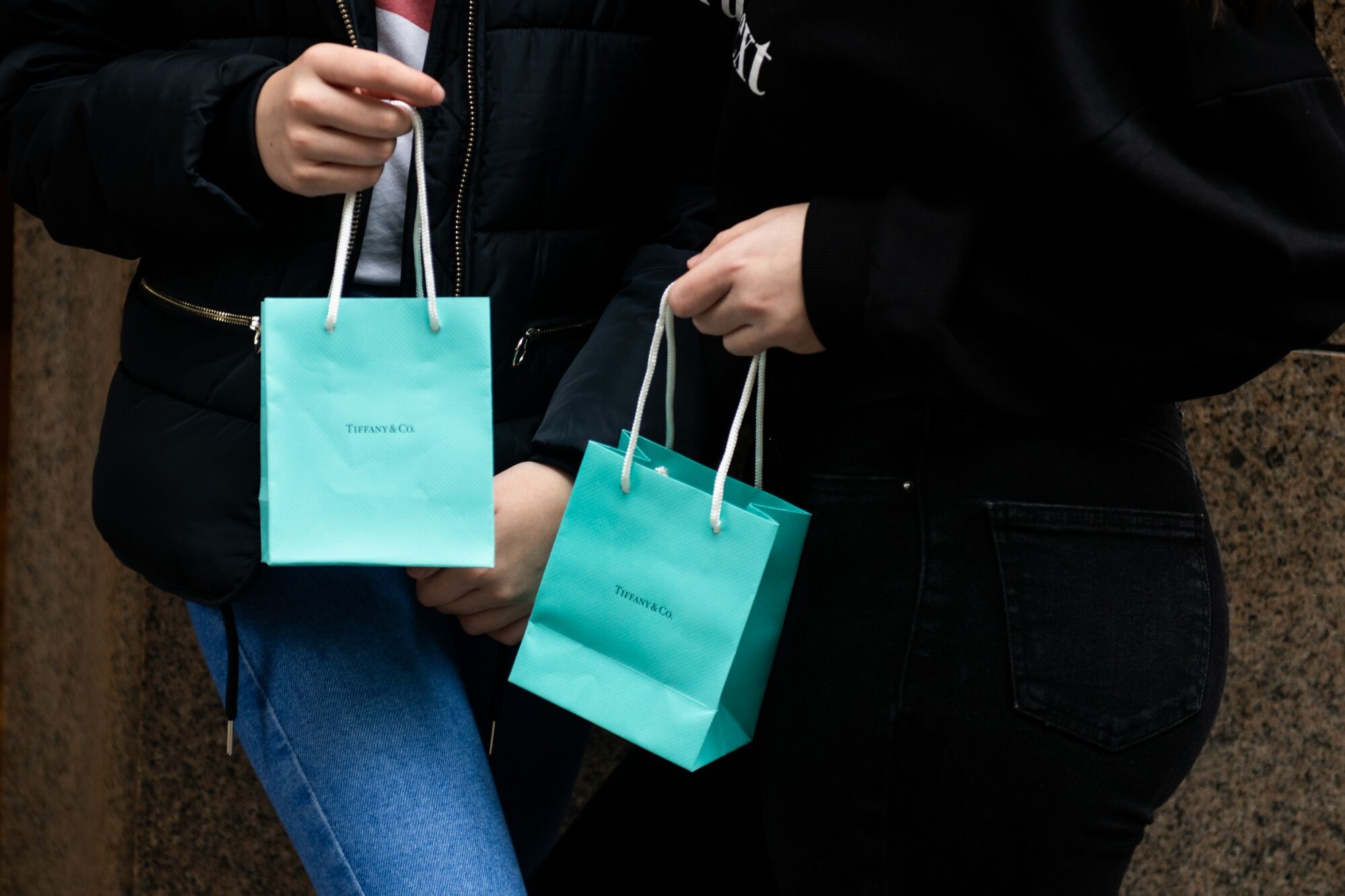 LVMH, Tiffany Are Said to Enter Talks on $16 Billion Offer - Bloomberg