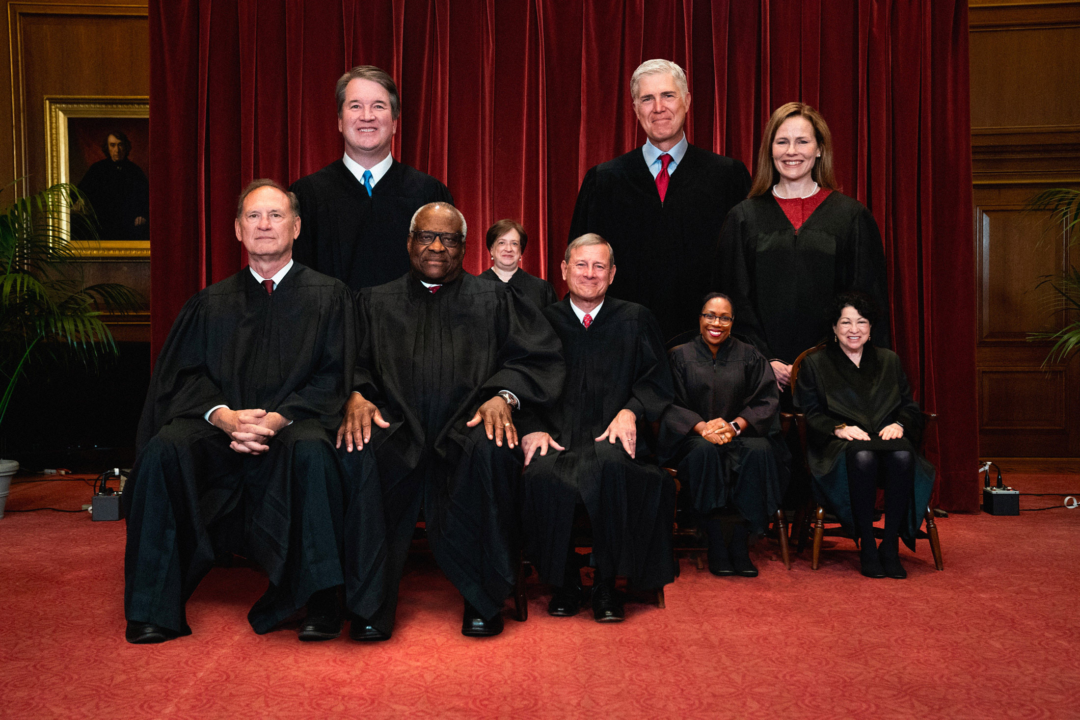 Supreme Court Conservative Justices Loom Over New Term Bloomberg