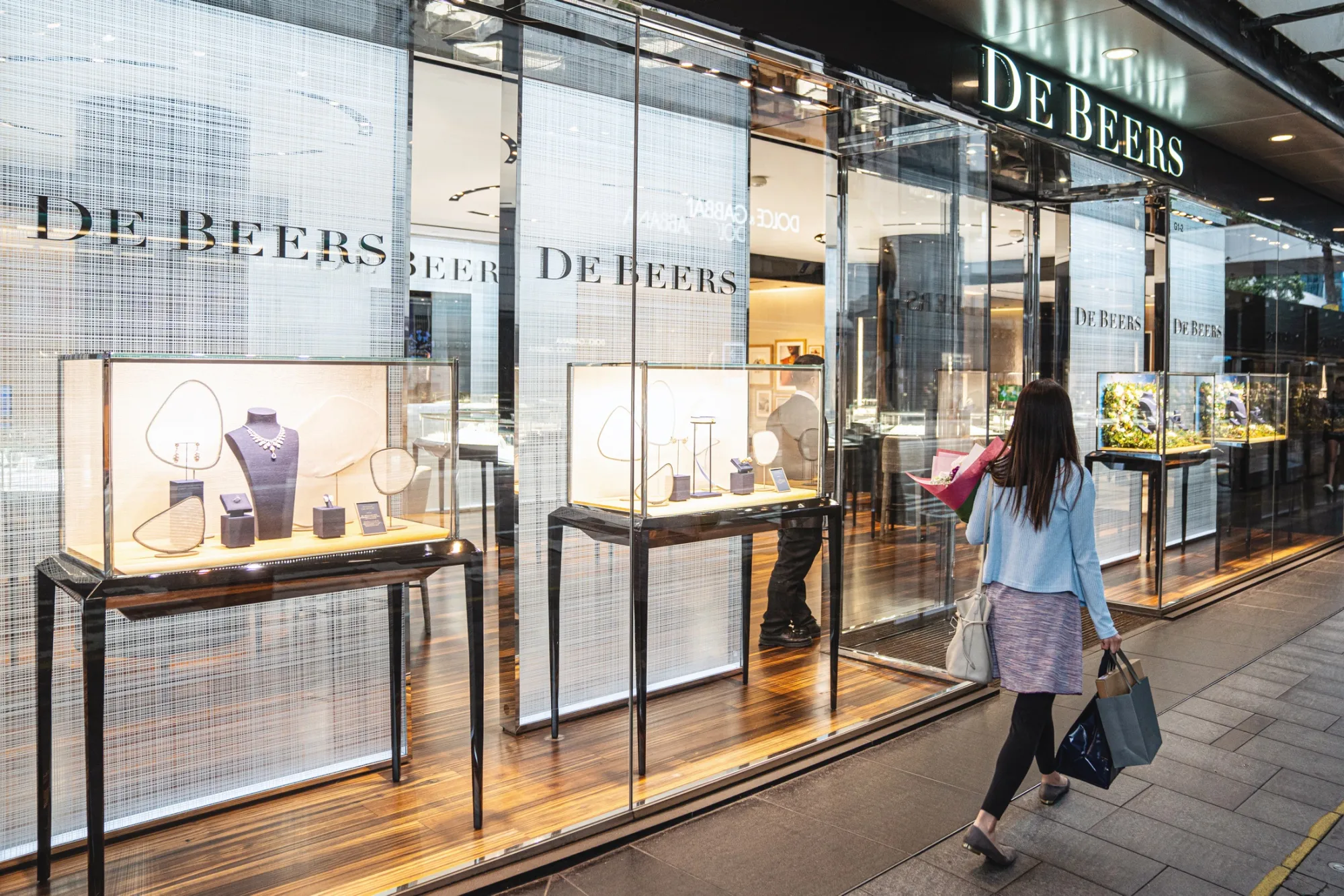 A De Beers luxury jewelry store in Hong Kong.