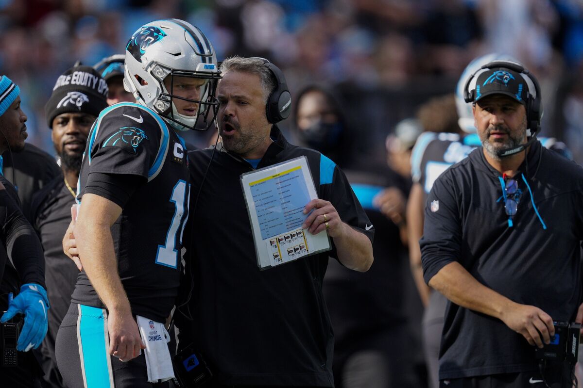 COVID-19 Issues Continue in NFL; Colts, Panthers Hit Hard - Bloomberg