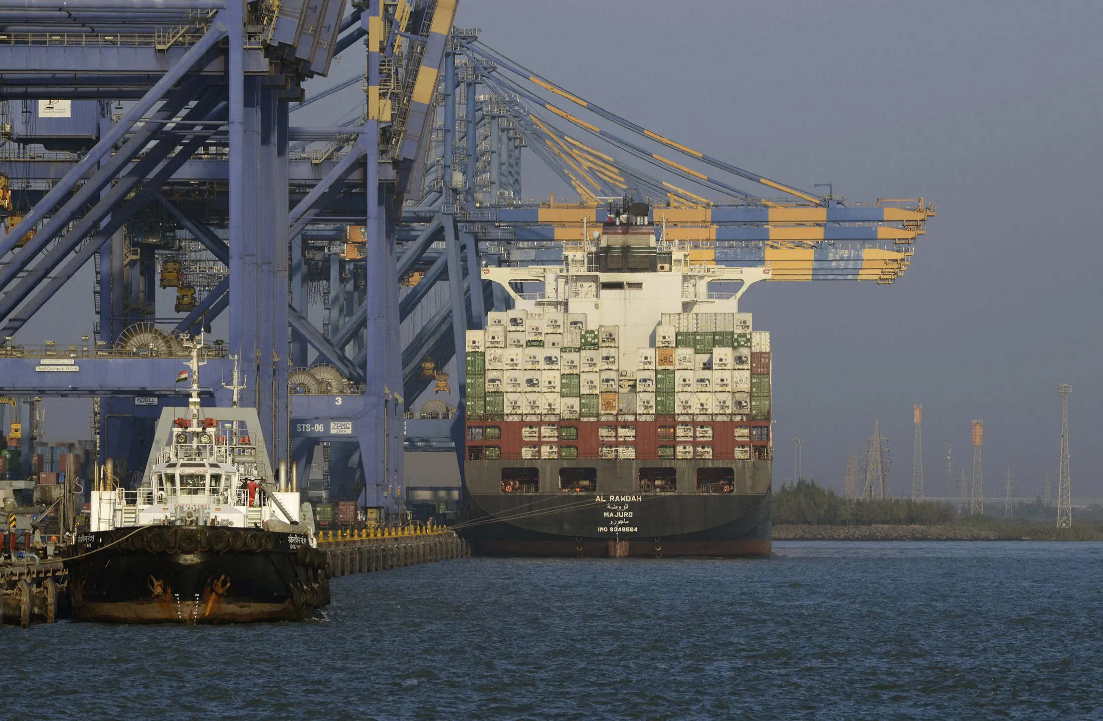 INDIA-ECONOMY-PORT