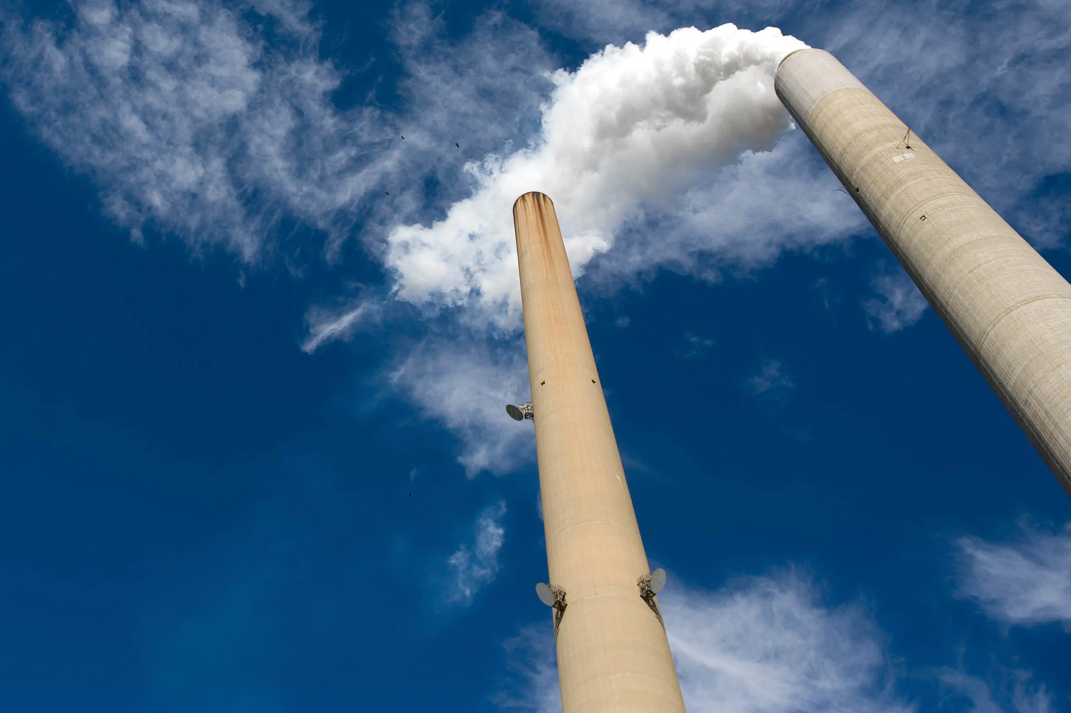 1484098627_air pollution smoke stack