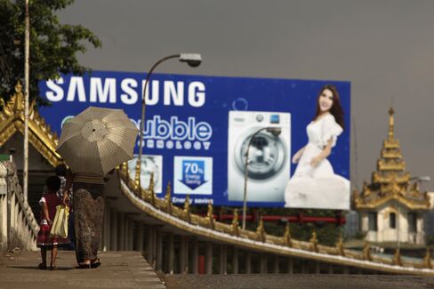 Samsung Reaches Record After Sony, Panasonic Cut