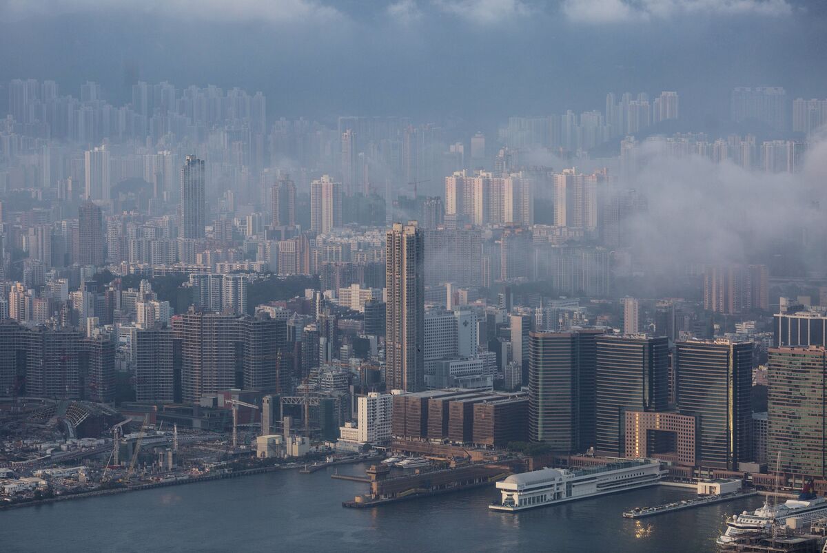 Hong Kong Taps Tycoons to Help Attract Family Offices - Bloomberg