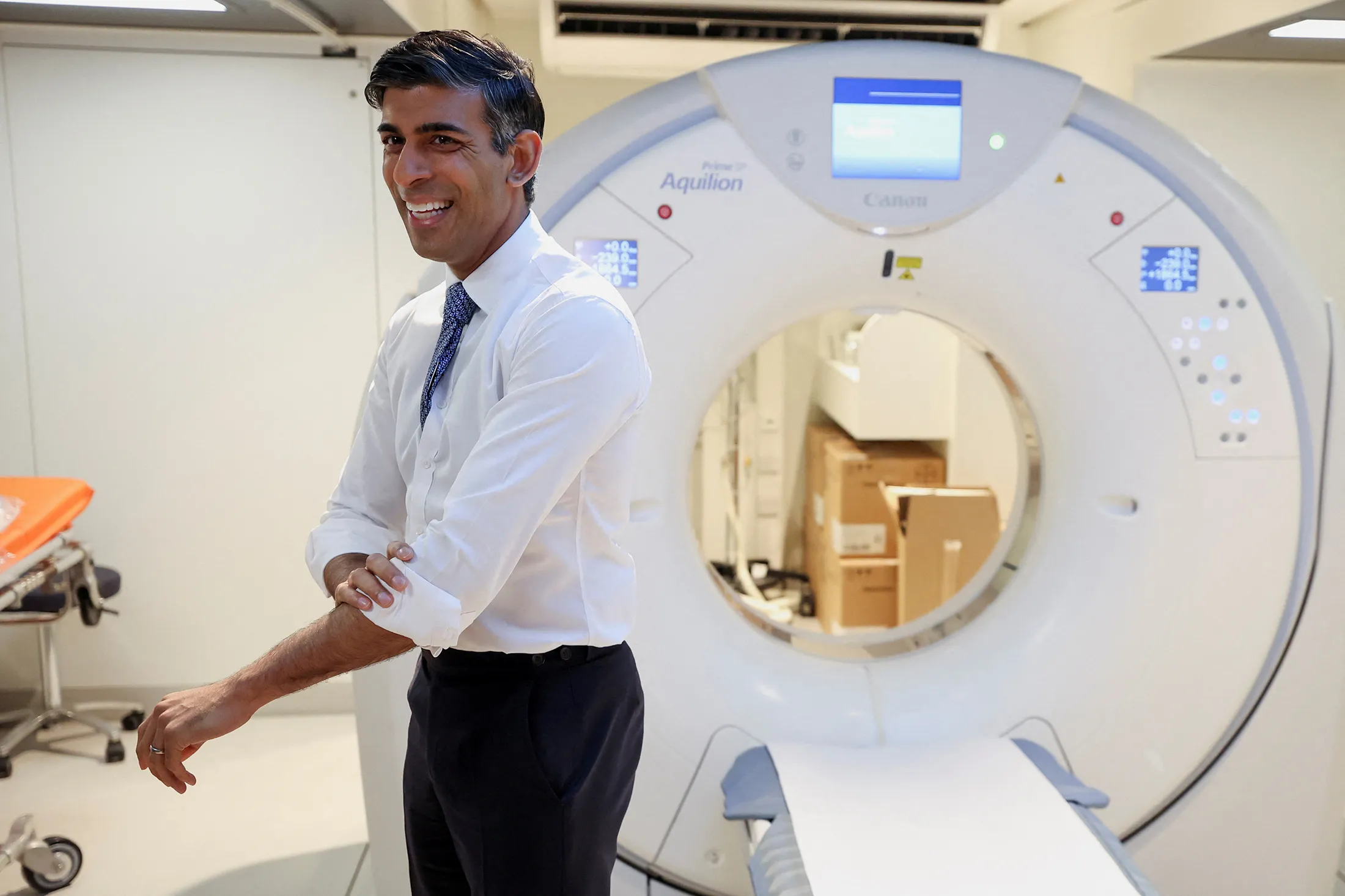 Rishi Sunak visits a mobile health check unit in Nottingham, UK, on June 26.