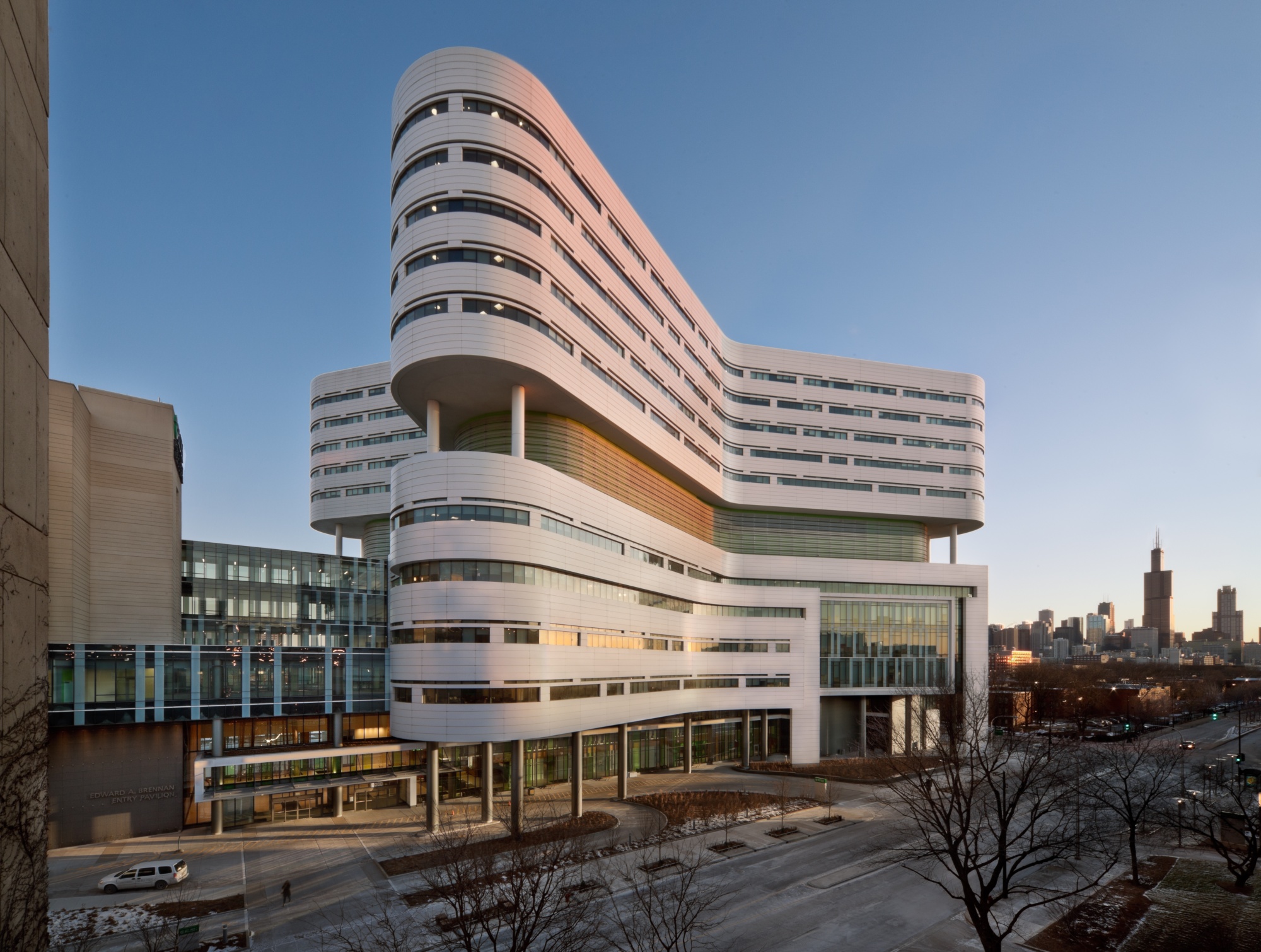 Rush University Medical Center in Chicago, designed by&nbsp;Perkins and&nbsp;Will, was built to anticipate&nbsp;pandemics and other mass casualty events.

&nbsp;