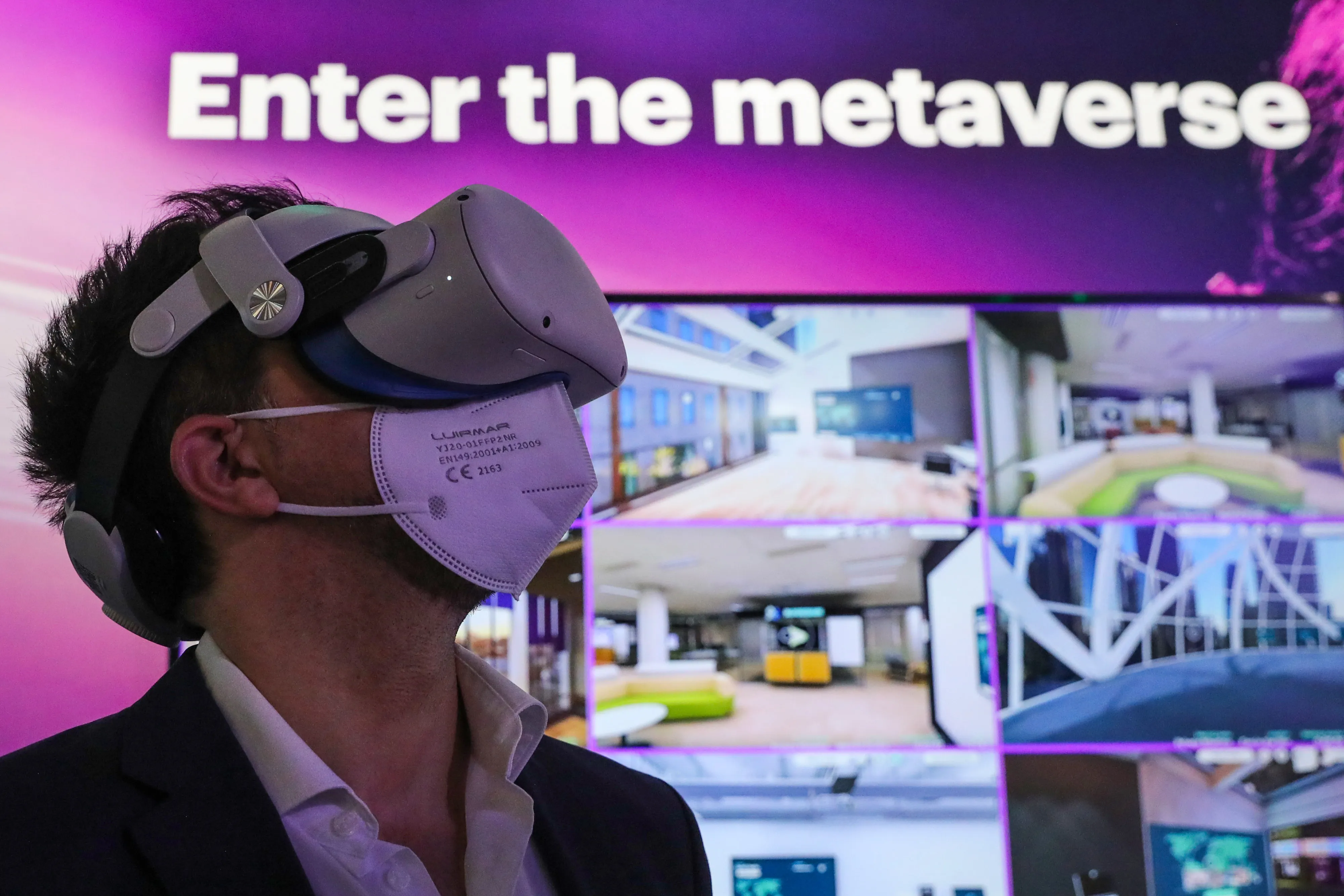 An attendee wears a Oculus headset at the annual Barcelona tech fair in March.
