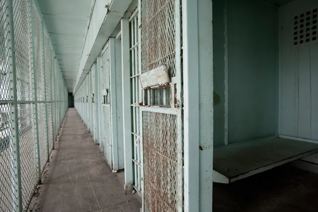 Why Women Can't Break Corporate Fraud's Glass Ceiling