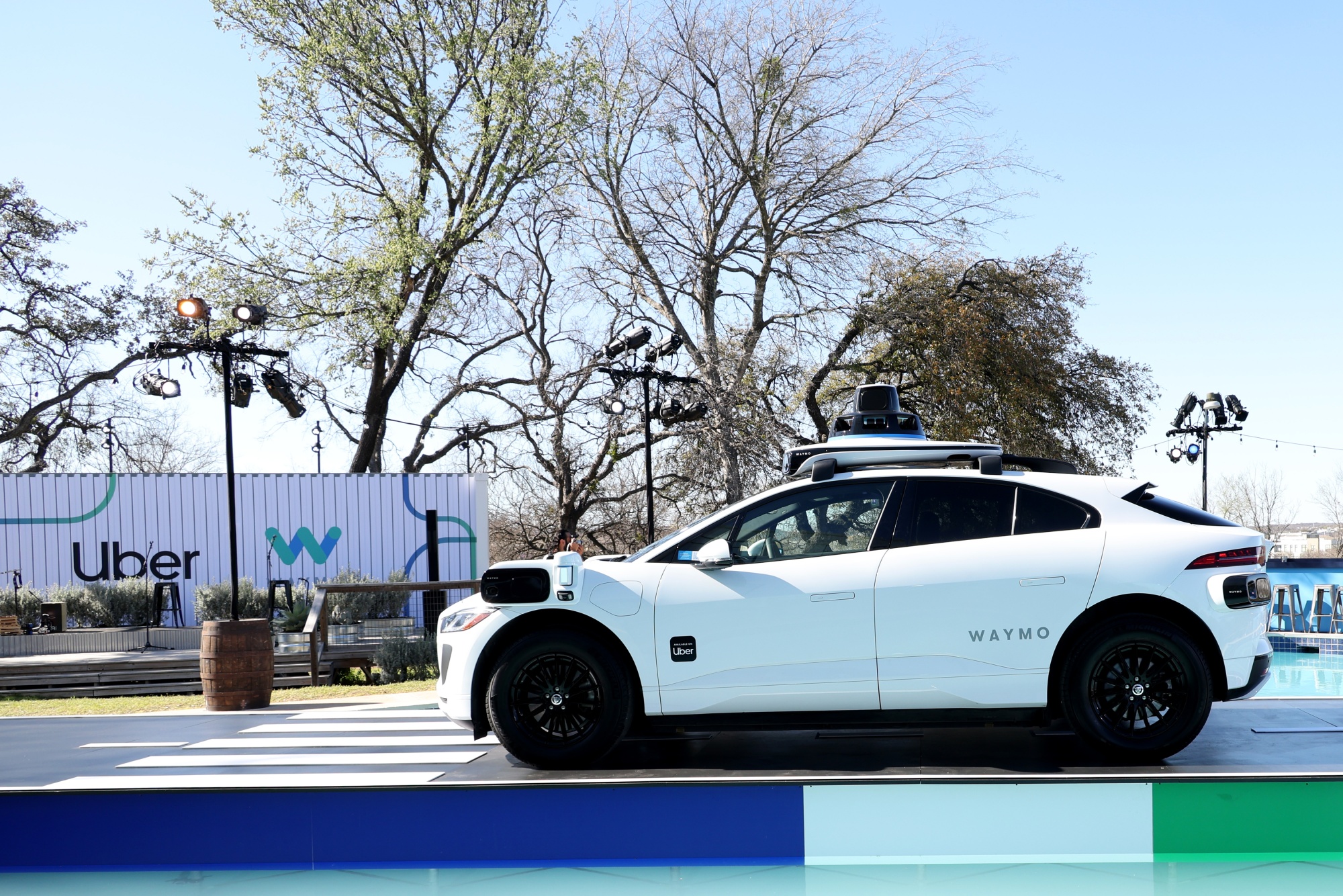 Image associated with story "Waymo Plans End of Uber Robotaxi Tie-Up, Stepping Up Rivalry"
