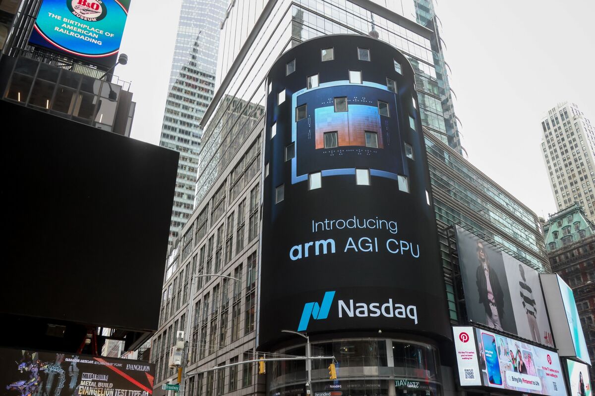 Arm’s $218 Billion Leap Makes It One of Market’s Priciest Stocks