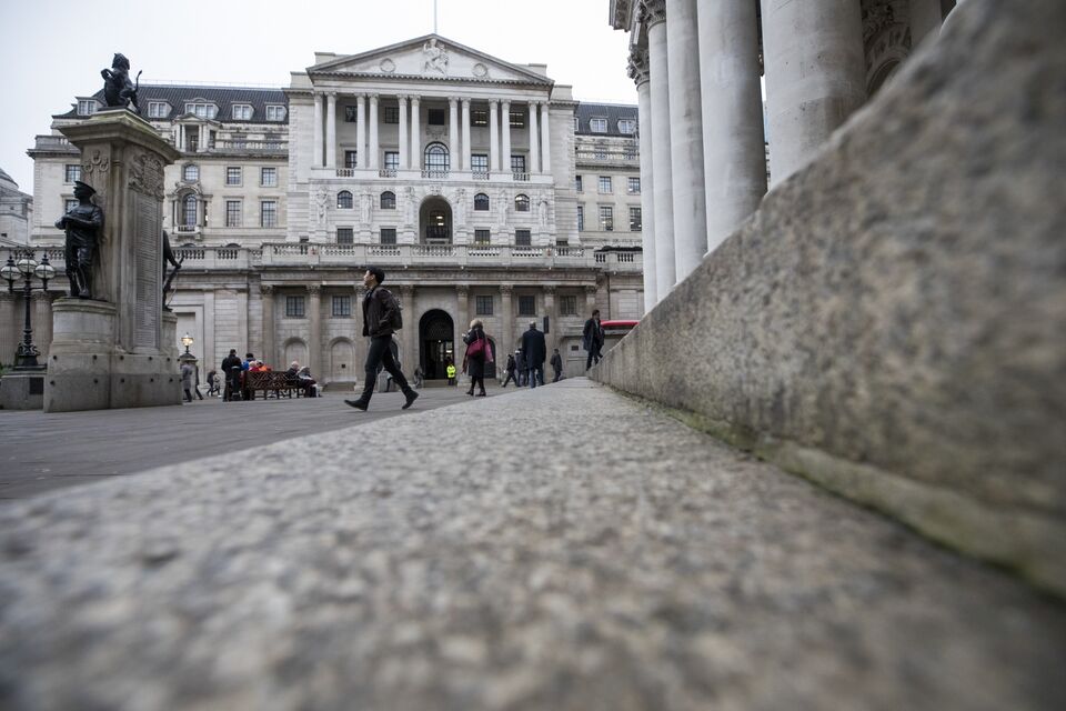 Pound Ends Tough Month On A Bright Note After BOE Decision - Bloomberg