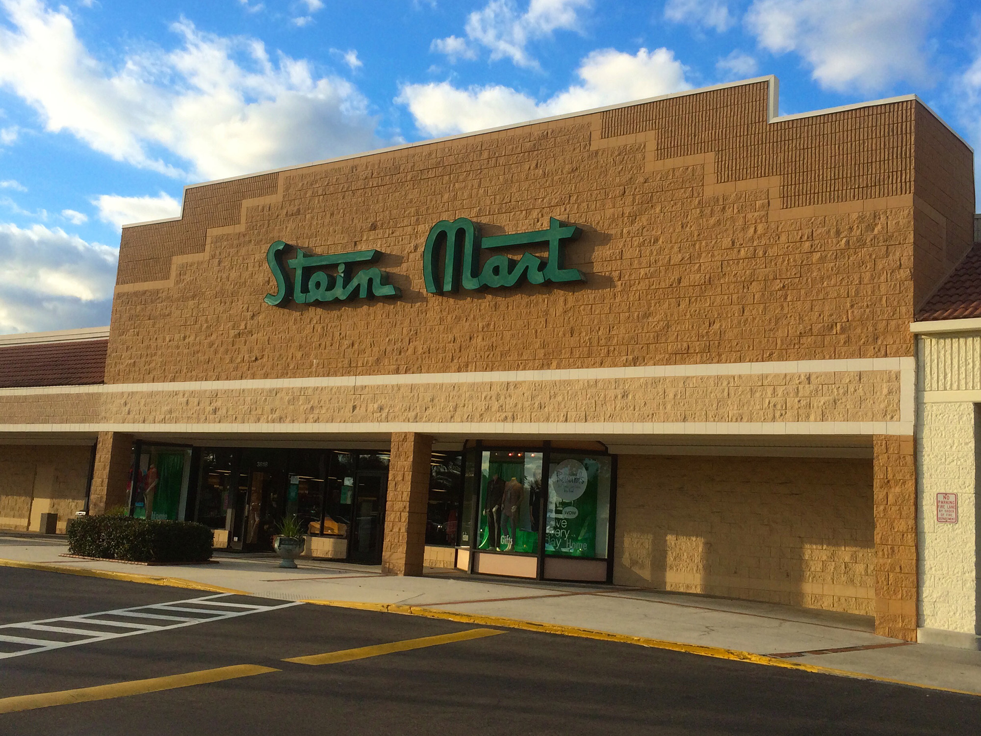 Stein Mart files for bankruptcy with plans to close all its stores