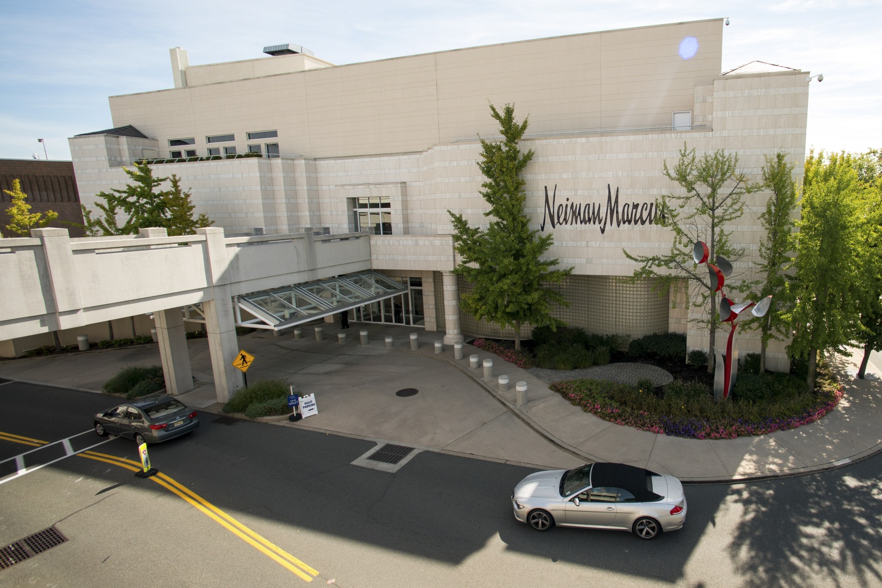 Neiman Marcus' Luxury Dreams Were Shaken by Debt and Disease - Bloomberg