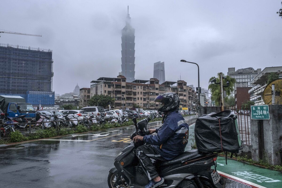 Foreign Investors Buy Taiwan Stocks At Fastest Pace Since 2005 Bloomberg   1200x800 