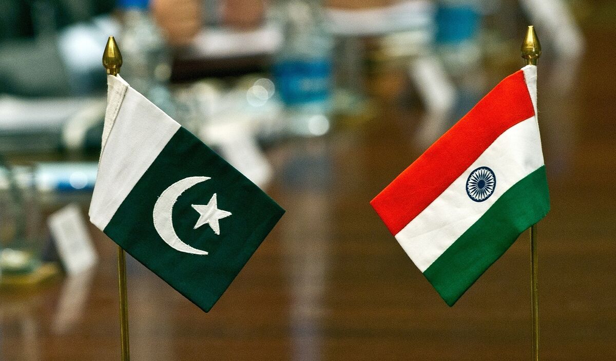 🟪"India Risponde: Attacchi Militari contro Campi di Terroristi in Pakistan dopo l'Attacco in Kashmir"