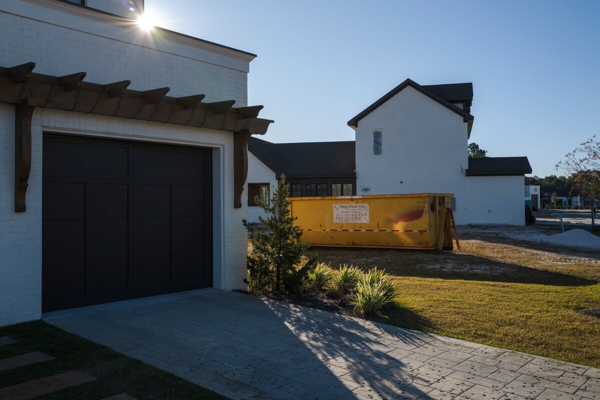 US Mortgage Rates Slip for a Fourth Week, Reaching a 2025 Low - Bloomberg