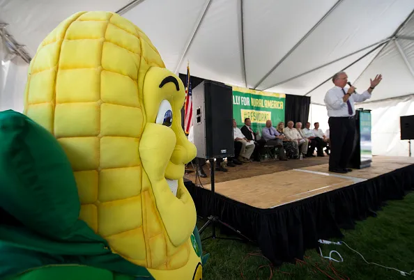 Corn ethanol pollutes, but candidates like it.
