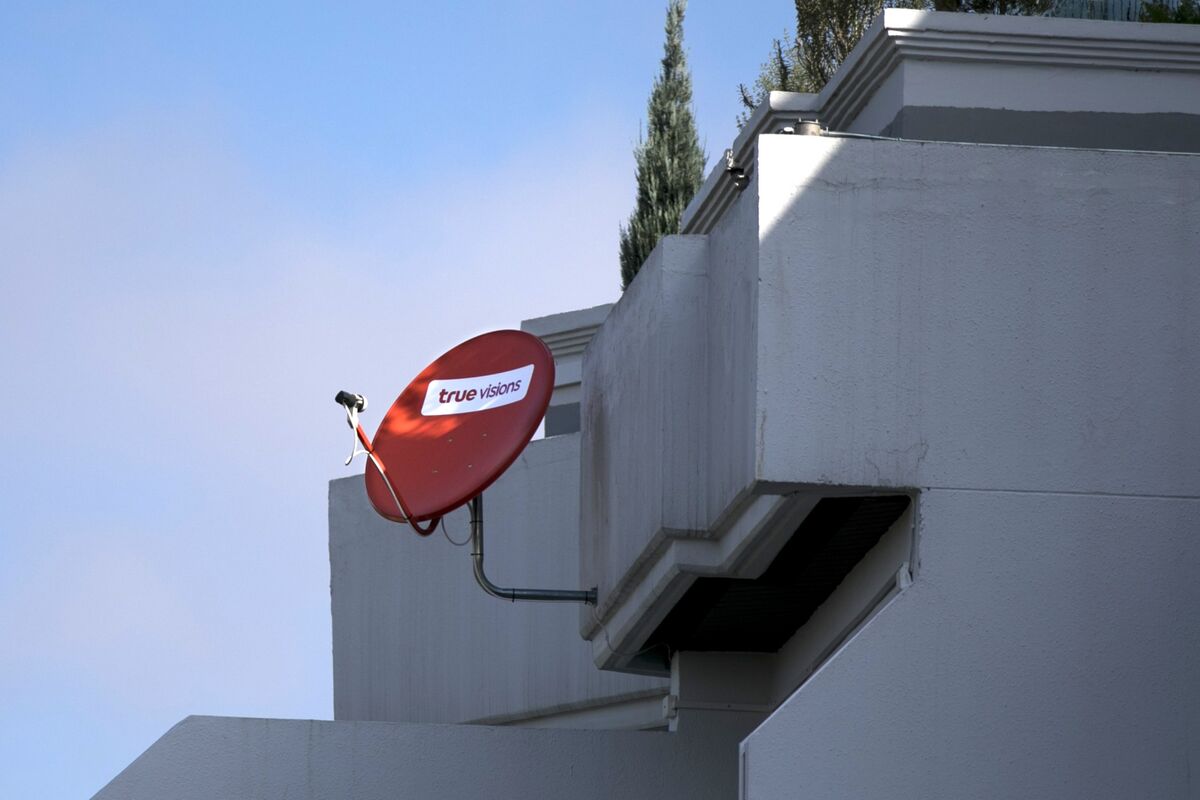 
                            CP Group to Sell 10% Stake in True Corp. With UBS as Main Buyer