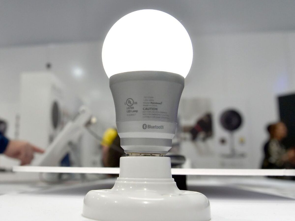 Optagelsesgebyr Vænne sig til Eller senere Cheering for LED Bulbs? Read This Cautionary Tale About the Phoebus Cartel  - Bloomberg