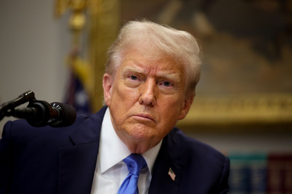 Trump Signs Order Designating Antifa as Domestic Terrorist Group