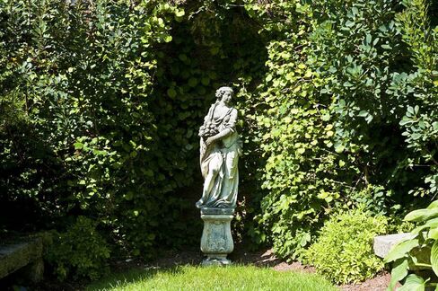 A grotto!