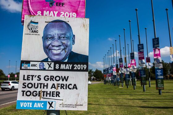 The Walls Are Closing In on Cyril Ramaphosa