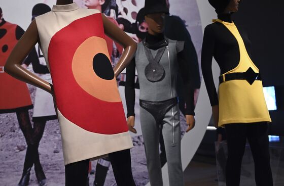 Pierre Cardin, Designer Who Turned Name Into Brand, Dies at 98