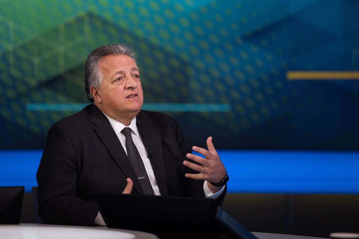 Moderna Founder Calls for Urgent Regulation of AI Agents